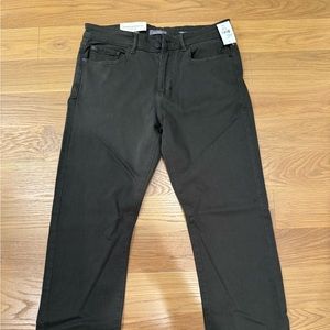 DL1961 NWT Olive Jeans In Size 32 Vinn Straight Fit
